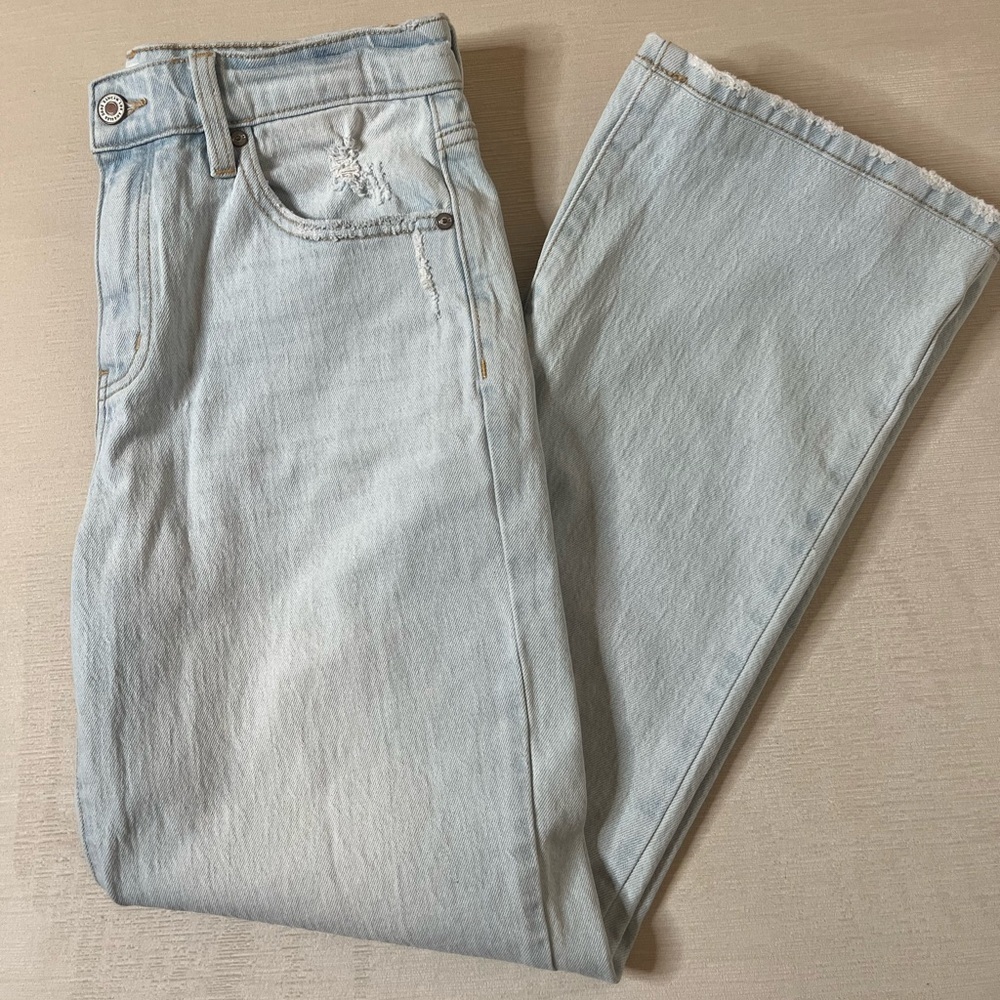 KanCan Light Wash Straight Leg Jeans - Women’s S - Mid Rise